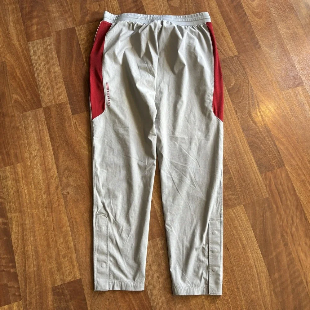Wisconsin Badgers Pants Mens XL Gray NCAA Basketball Under Armour Warm Up